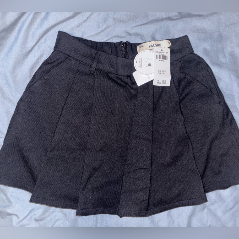 Hollister Pleated Black Mini Skirt